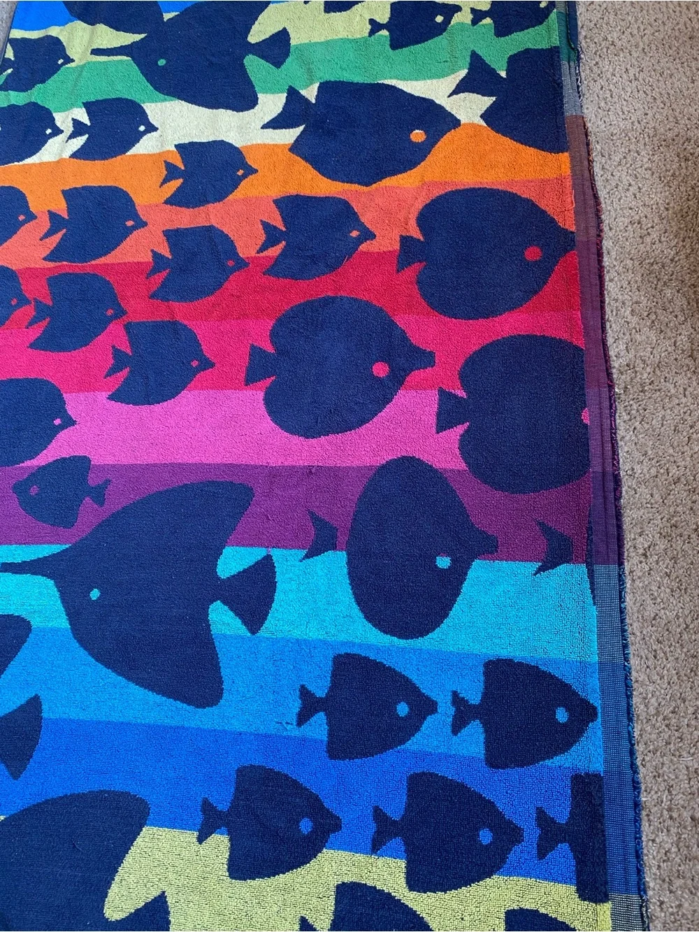 Vintage Tropical Colorful Fish Print Beach Towel - Rainbow Navy Background